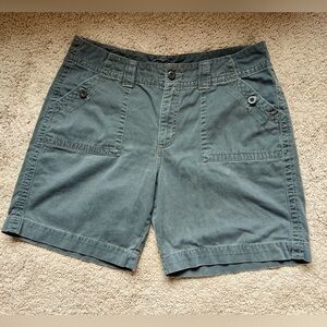 Women’s Shorts 16
